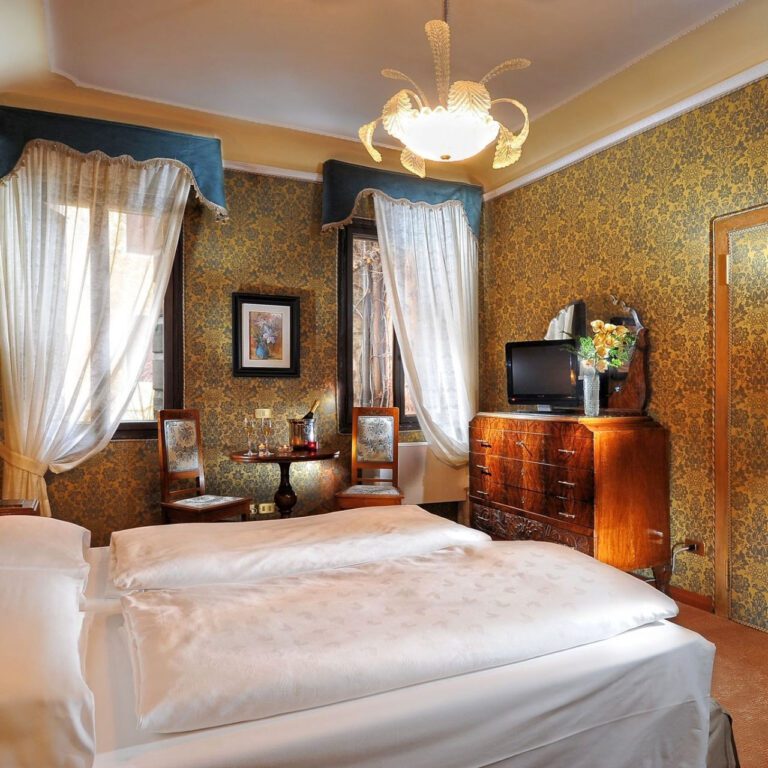 Chambre de l'hôtel Flora à Venise