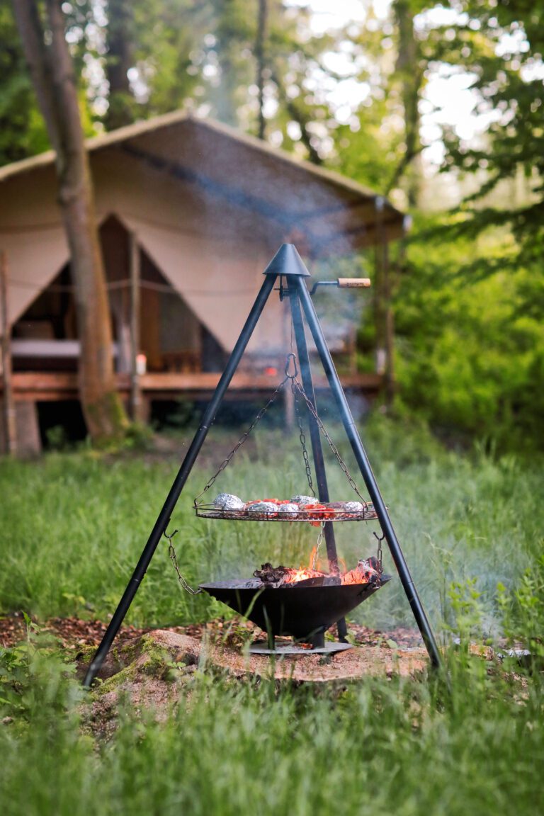 Feu de camp à Lakhota Glamping