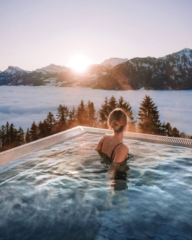 Piscine à la Villa Honegg à Lucerne en Suisse