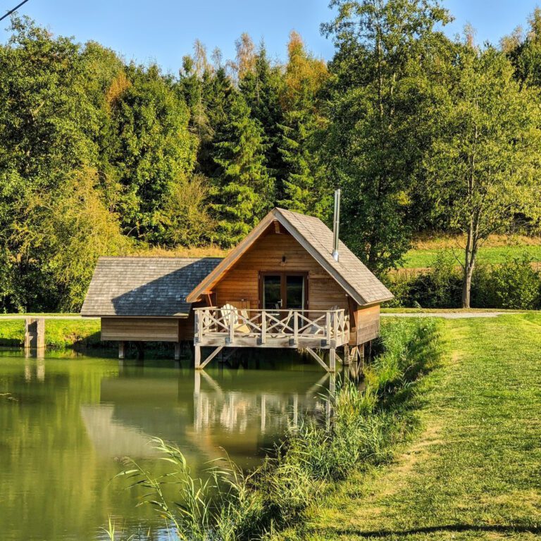 Chalet au bord de l'eau à Aqua Lodge à Namur