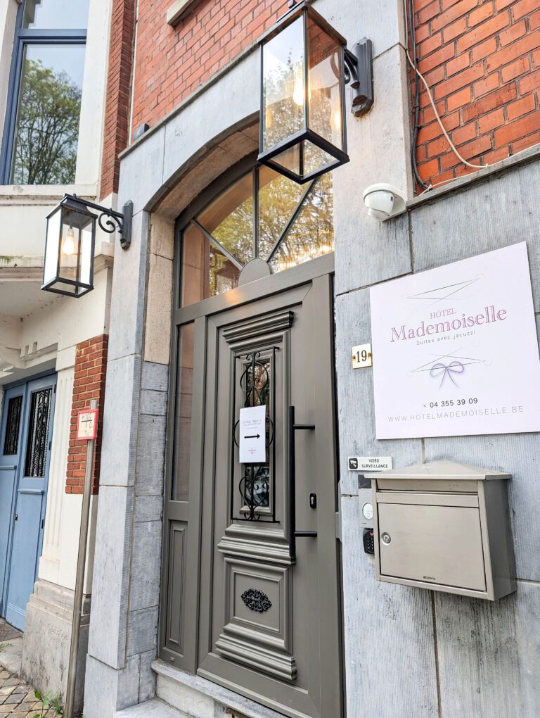 Façade de l'Hôtel Mademoiselle à Liège