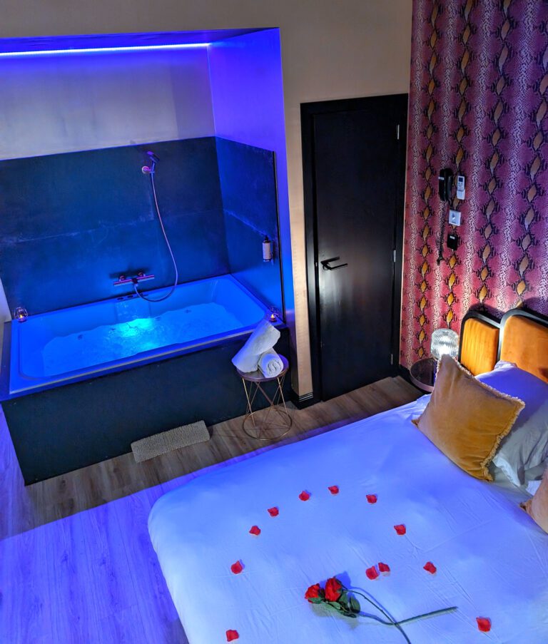 Baignoire de la Suite Miami de l'Hôtel Mademoiselle à Liège