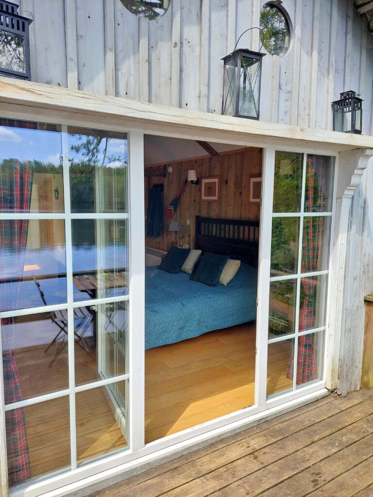Chambre avec terrasse de La Cabane sur l'Eau près de Couvin