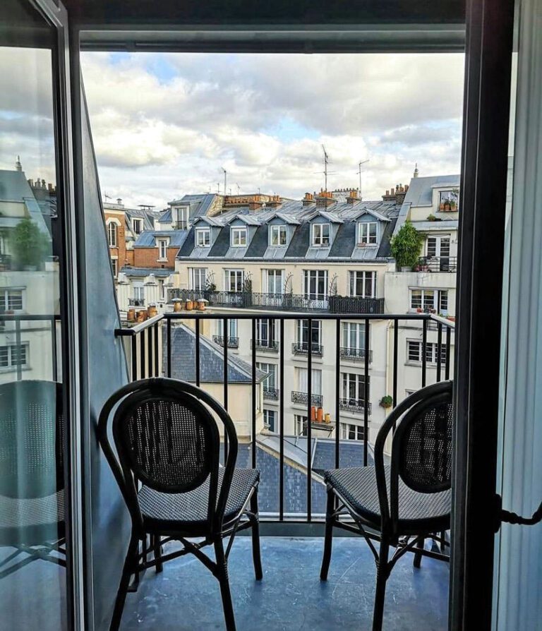 Balcon de l'hôtel Monte Cristo à Paris