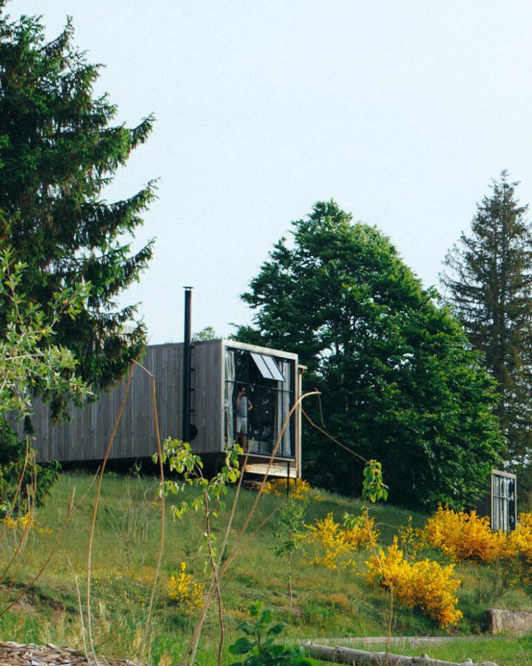 Cabane sur la colline aux cabanes Nutchel dans les Ardennes