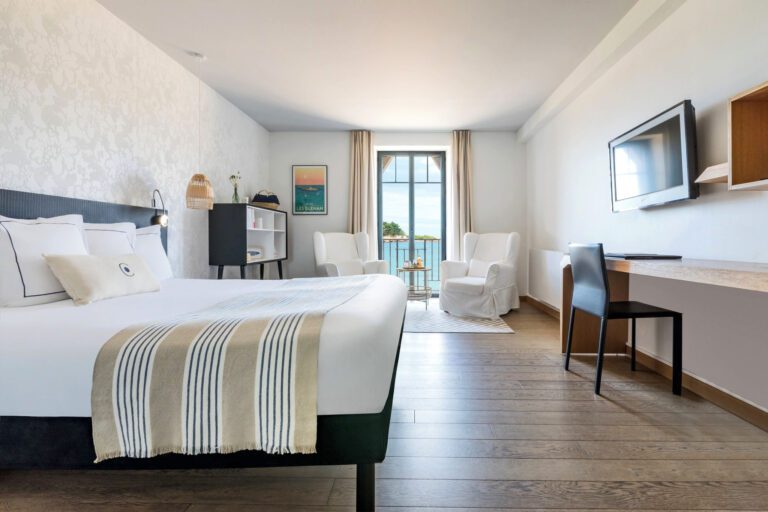Chambre avec vue à Castel Beau Site à Perros-Guirec en Bretagne
