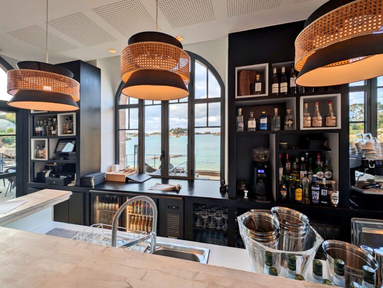 Restaurant avec vue sur mer