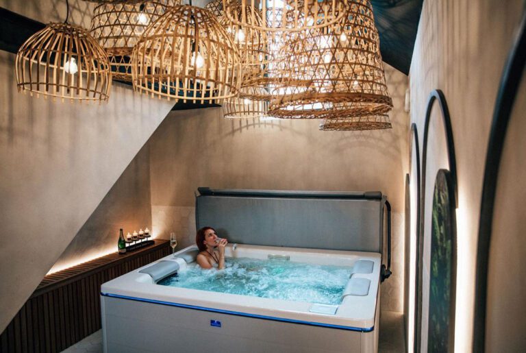 Jacuzzi de Comme Chez Soye près de Namur