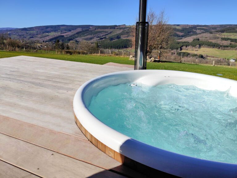 Jacuzzi au Clos des Brumes près de Soutmont