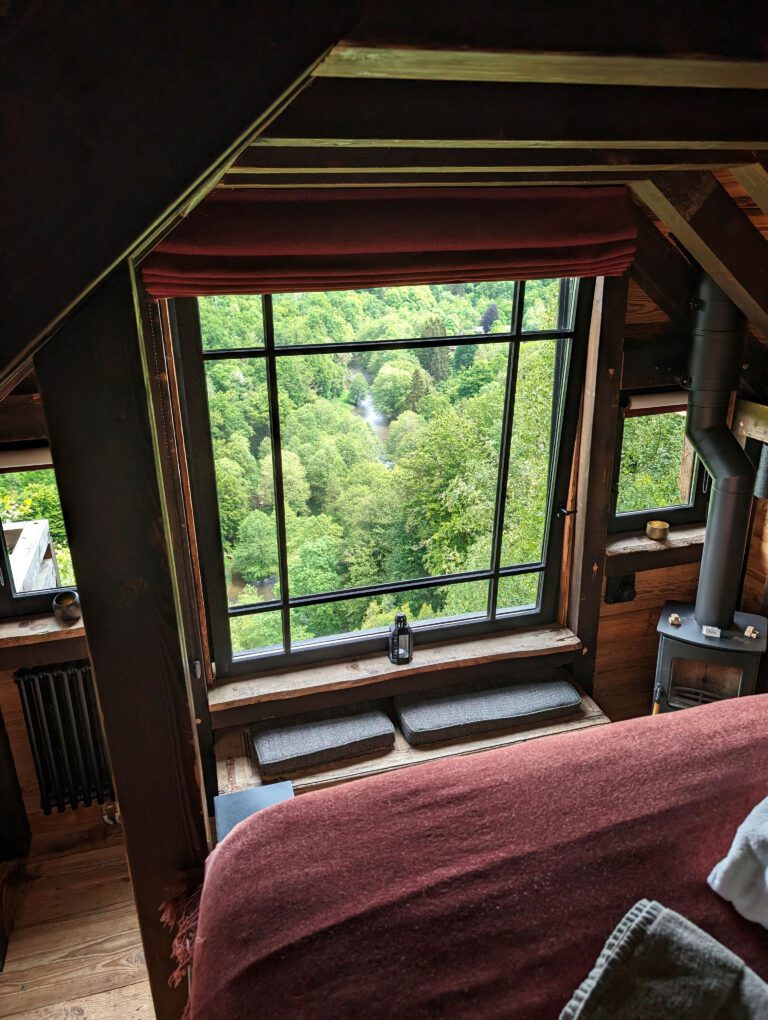 Vue depuis le lit aux Cabanes de Rensiwez à Houffalize