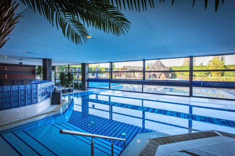 Piscine intérieure à Thermen Dilbeek près de Bruxelles