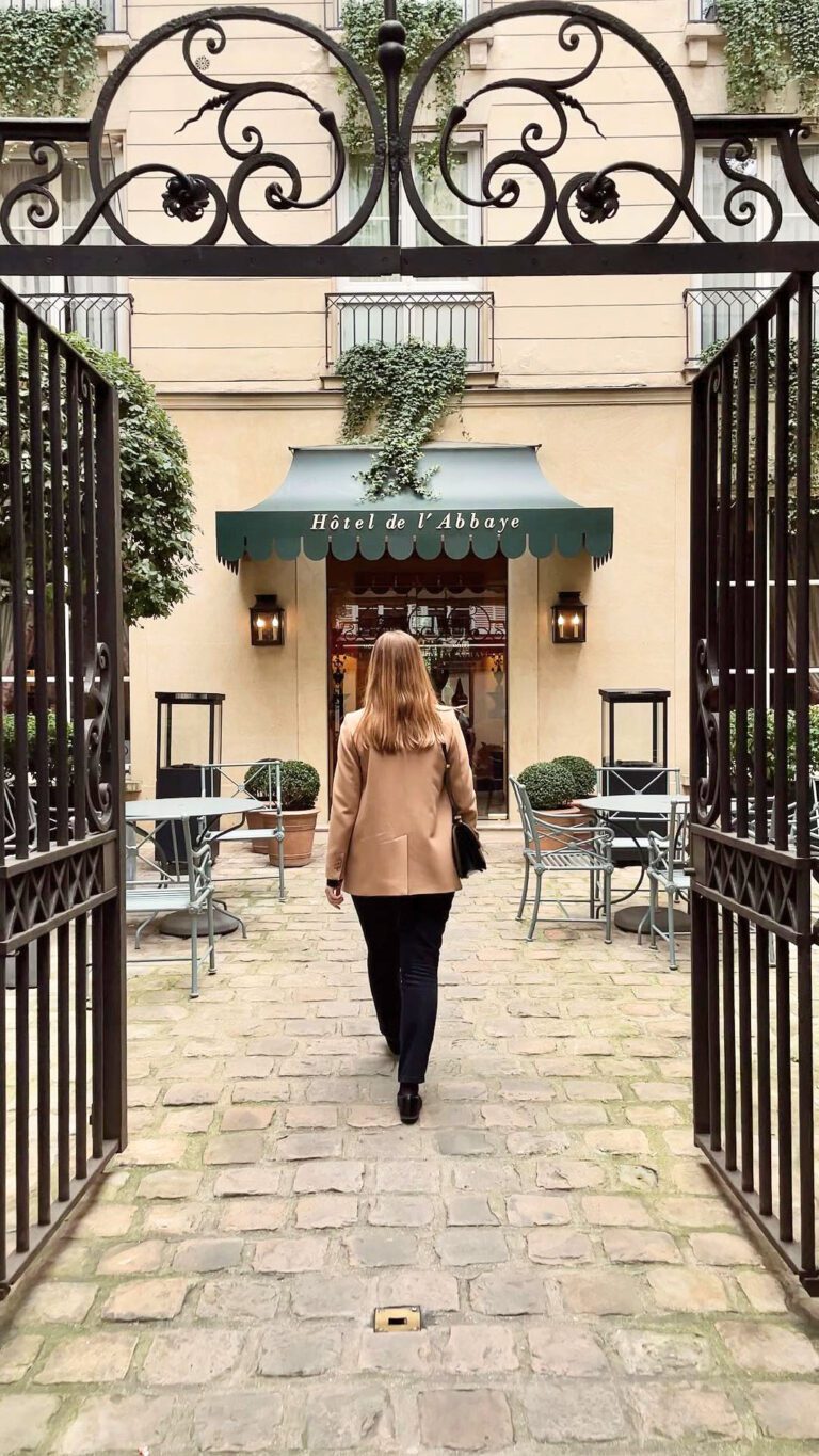 hotel abbaye cover entree