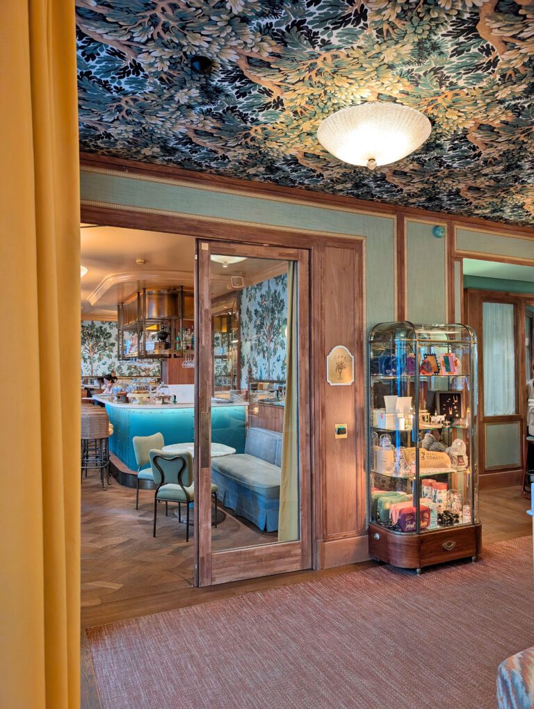 Bar de l'hôtel La Fantaisie à Paris