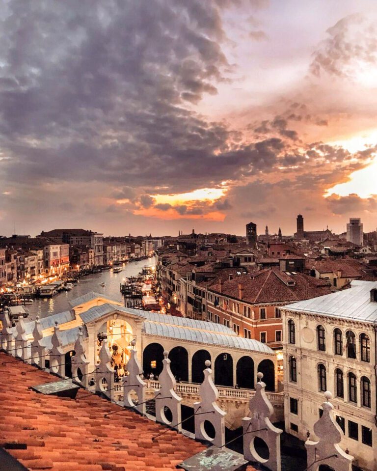 Coucher de soleil à La Finestra sulle Beccarie à Venise