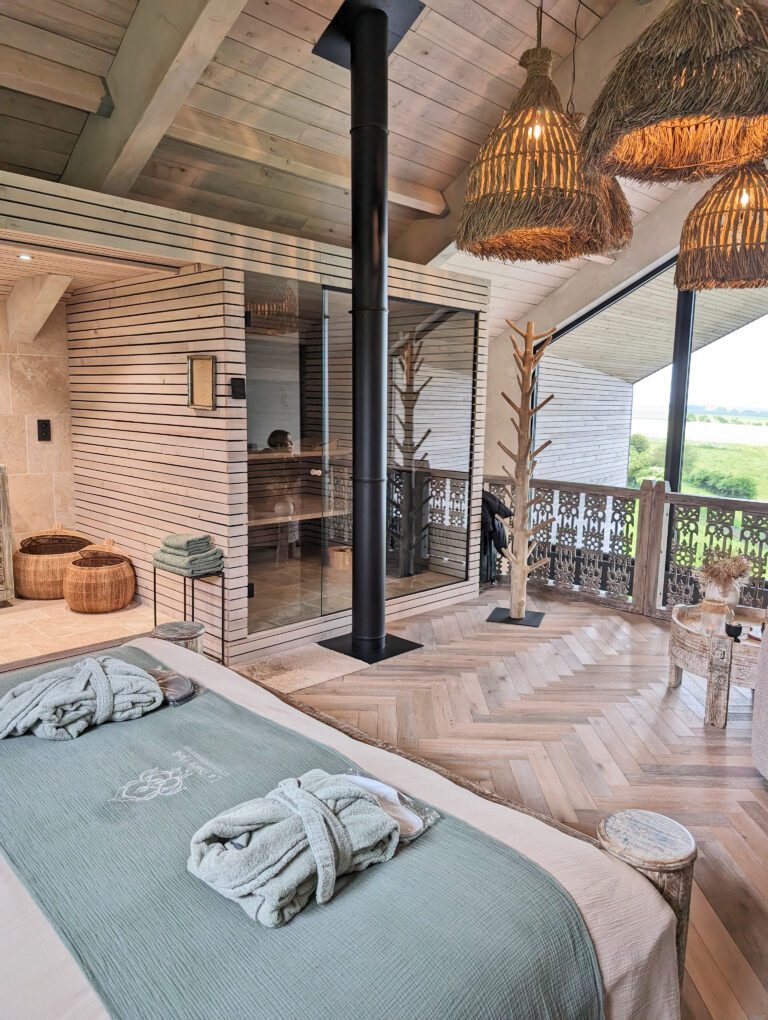 Chambre dans la mezzanine de la Suite 77
