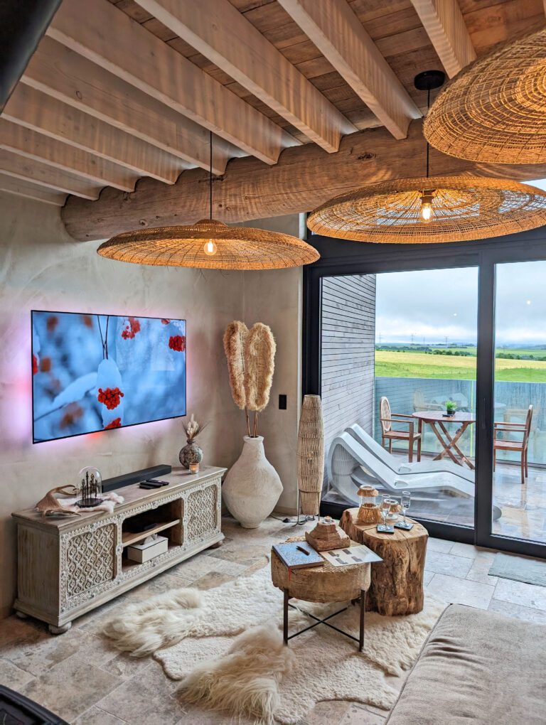 Salon avec vue de la Suite 77
