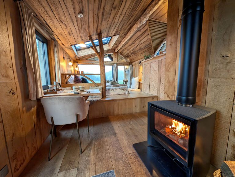 Poêle à bois à la Cabane de Petit Bomal