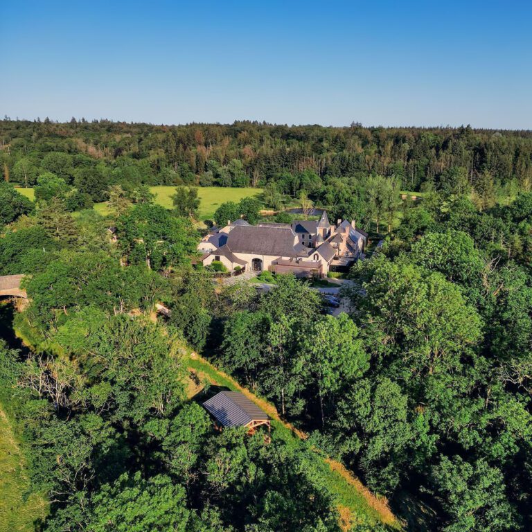 Château de Vignée vue du ciel dans les Ardennes Belges