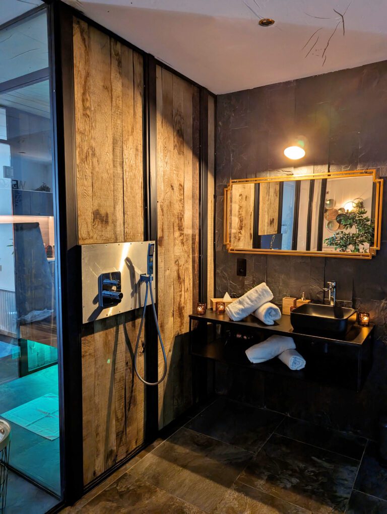 Salle de bain au Gîte Léone près de Liège