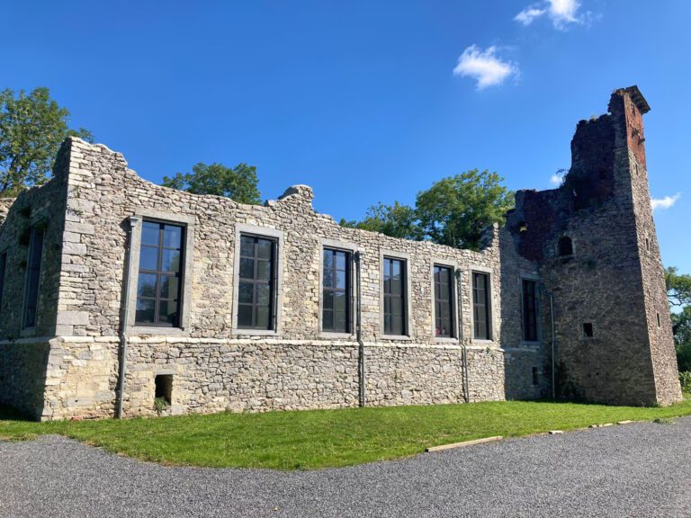 Les Ruines du Château aux Ruines du Château à Éghezée