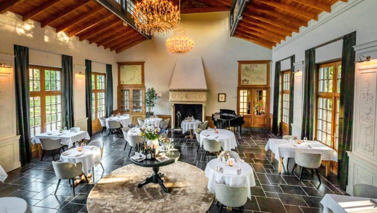 Salle de restaurant à Landgoed Altenbroek près de Maastricht