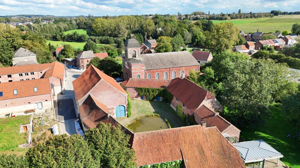 Indrani Lodge vue du ciel près de Charleroi et Bruxelles