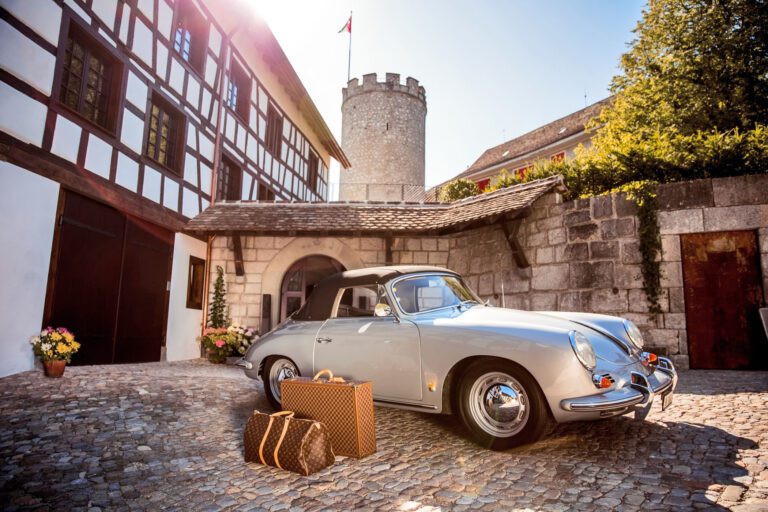 Voiture à Krone Regensberg près de Zurich