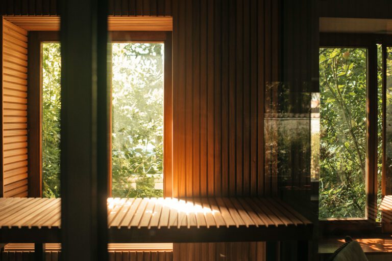 Sauna avec vue au Spa des Chapelles à Namur