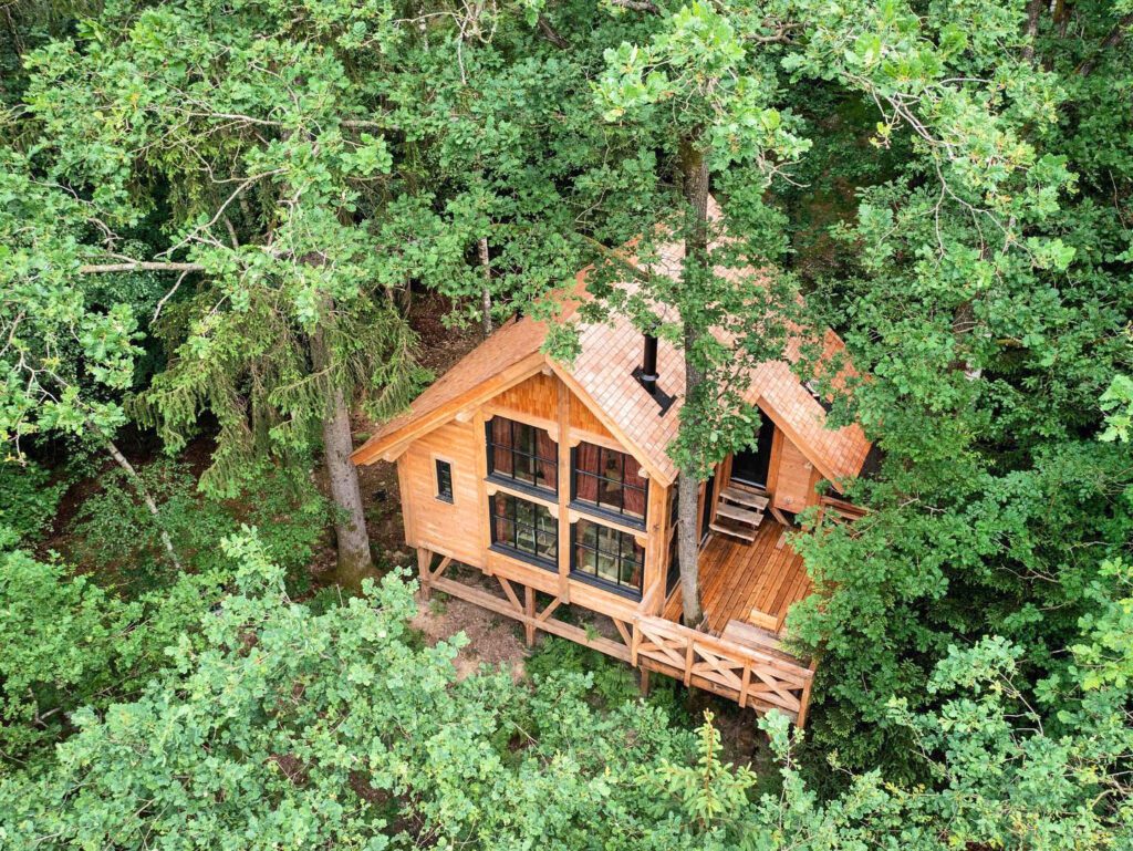 26 idées de Construction cabanne  cabane bois, cabane dans les arbres,  maison dans les arbres