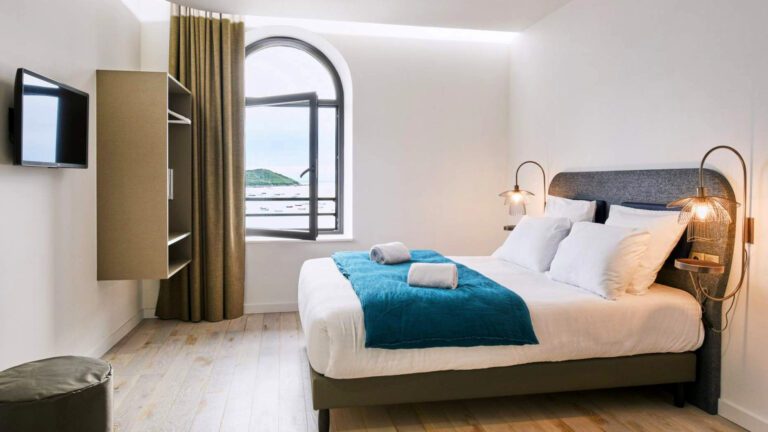 Chambre au Pavillon de la Plage à Trébeurden
