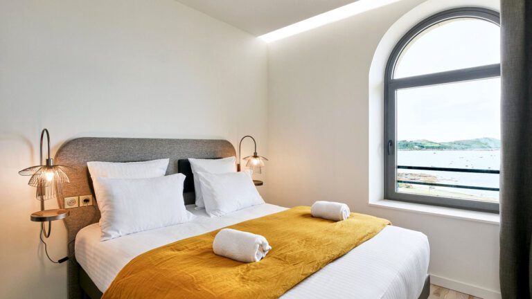 Chambre au Pavillon de la Plage à Trébeurden