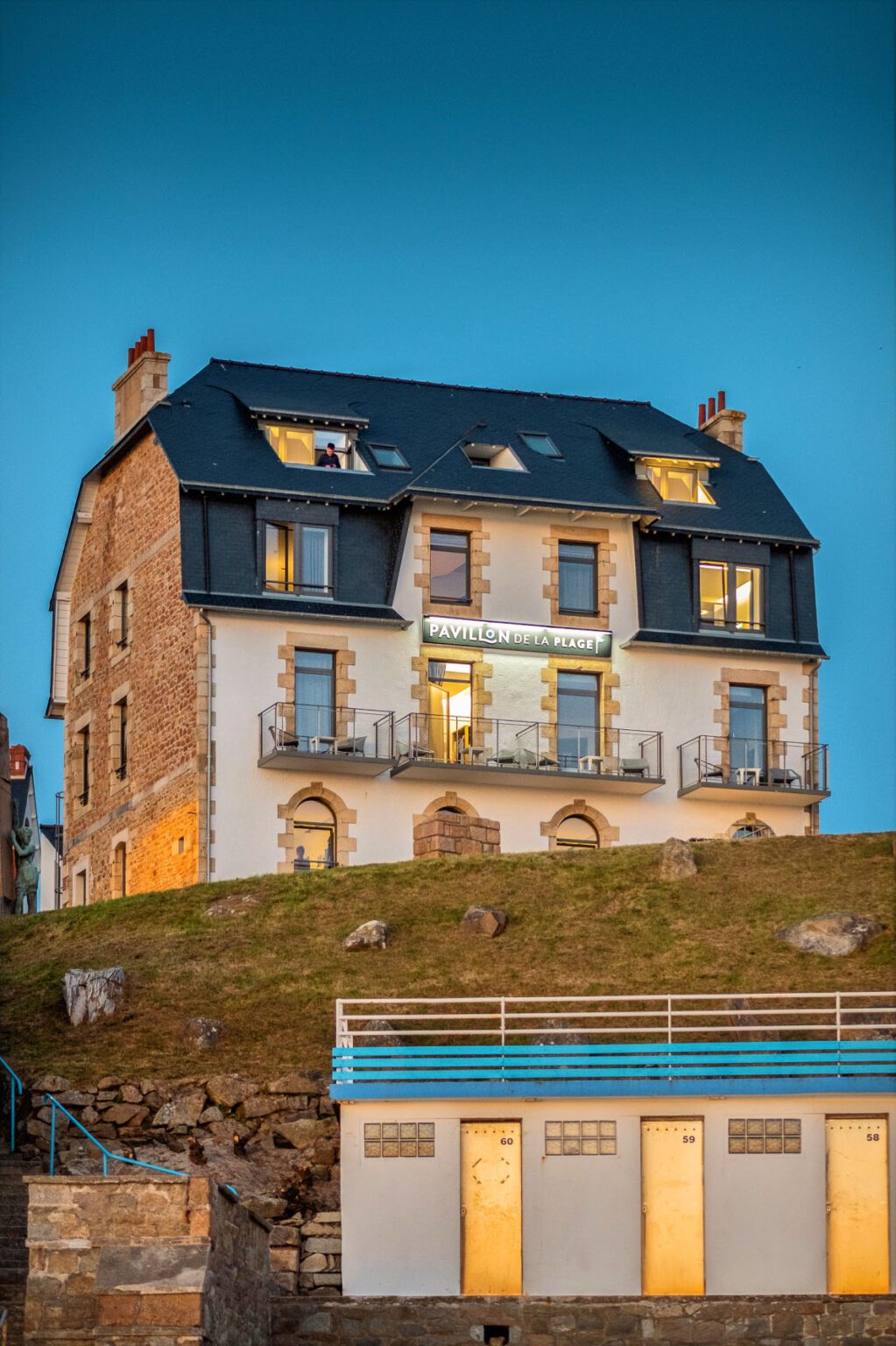 Pavillon de la Plage de nuit au Pavillon de la Plage à Trébeurden