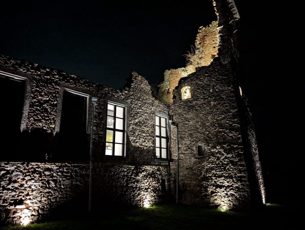 Les Ruines du Château de nuit