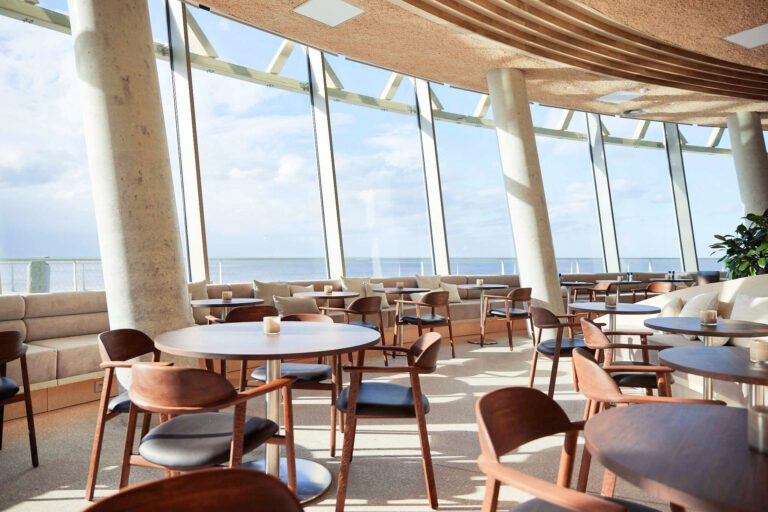 Salle de petit déjeuner avec vue au C-Hotels Silt à Middelkerke