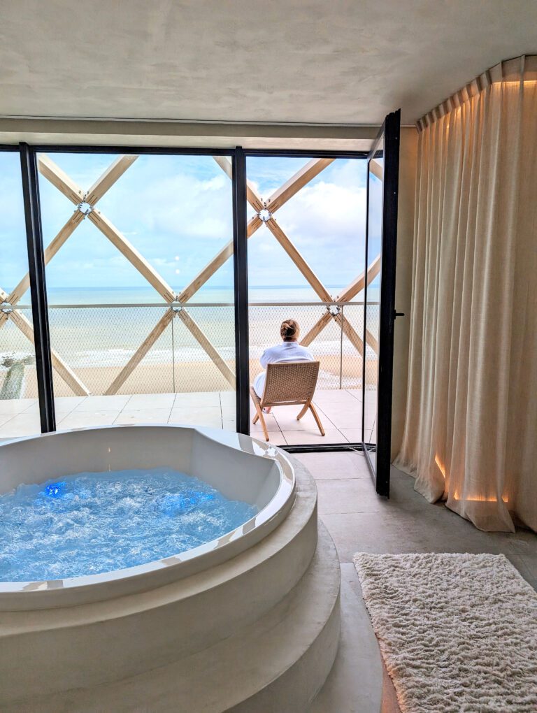 Jacuzzi face à la mer au C-Hotels Silt à Middelkerke