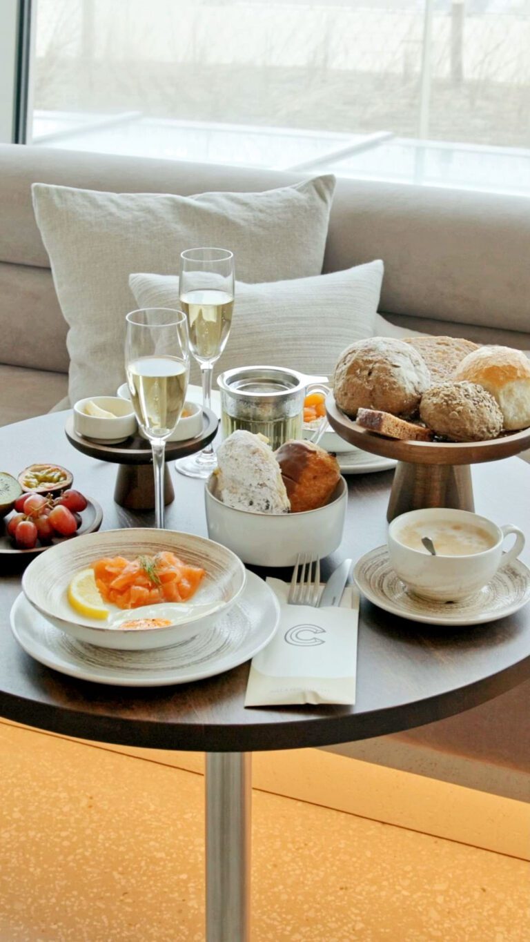 c silt hotel cover diner