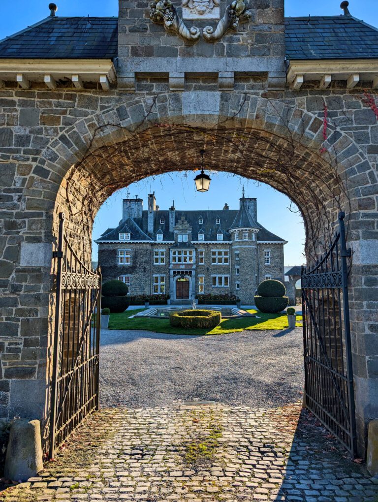 Arrivée au Manoir de Lébioles