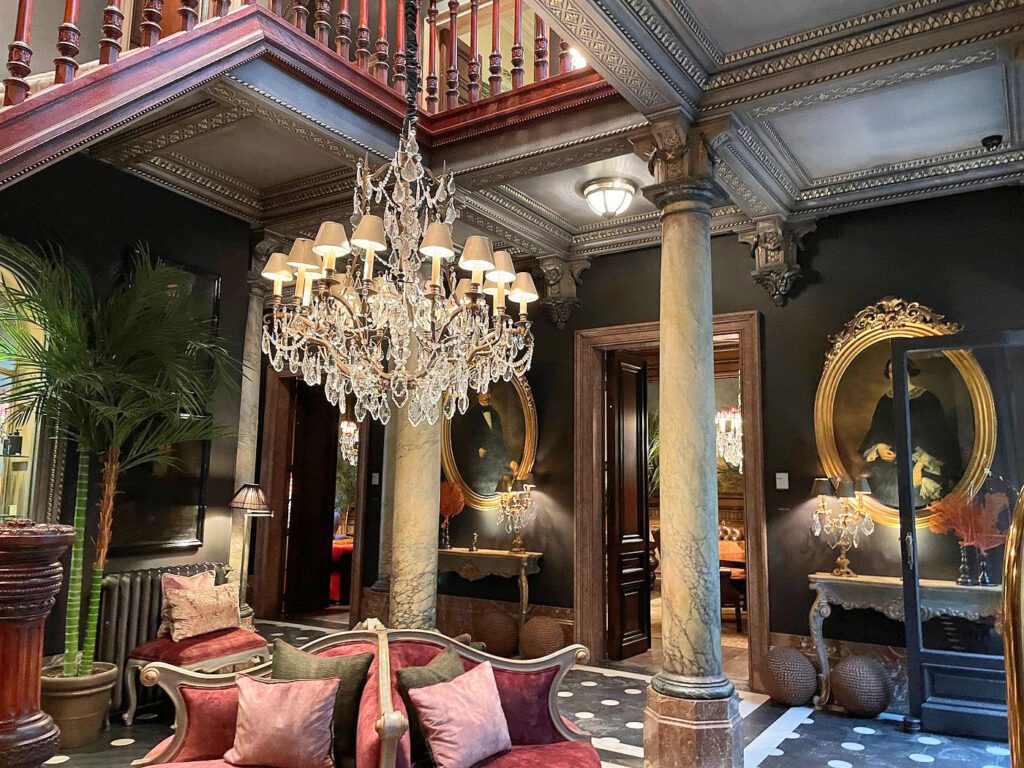 Salon au Cobergher Hôtel à Courtrai
