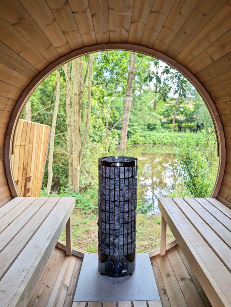 Sauna avec vue à Pool House à Ciney