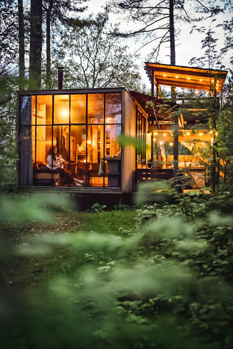 Cabane dans les bois à Warredal dans le Limbourg