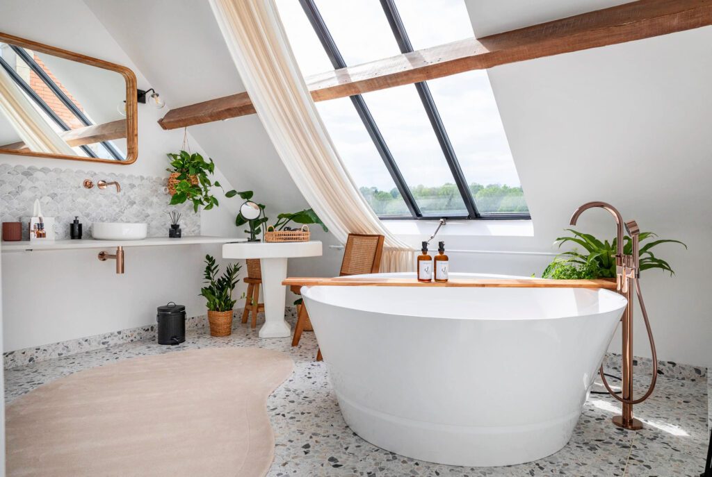 Sublime baignoire de la suite 4 à la Grande Maison LGM près de Disneyland Paris