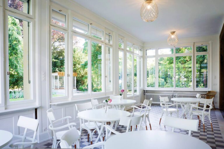 Véranda pleine de lumière au Signau House & Garden à Zurich