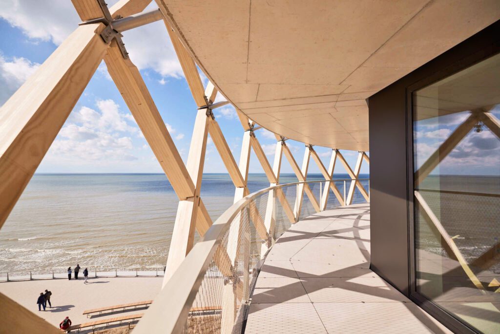 Balcon avec vue sur la plage au C-Hotels Silt à Middelkerke