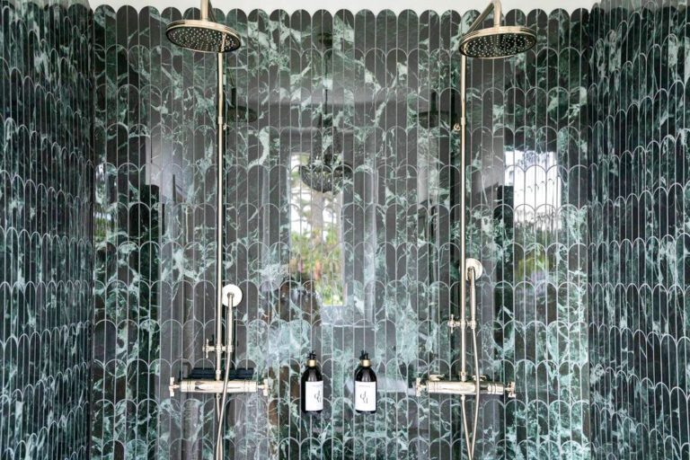 Double douche de la Suite 1 à la Grande Maison LGM près de Disneyland Paris