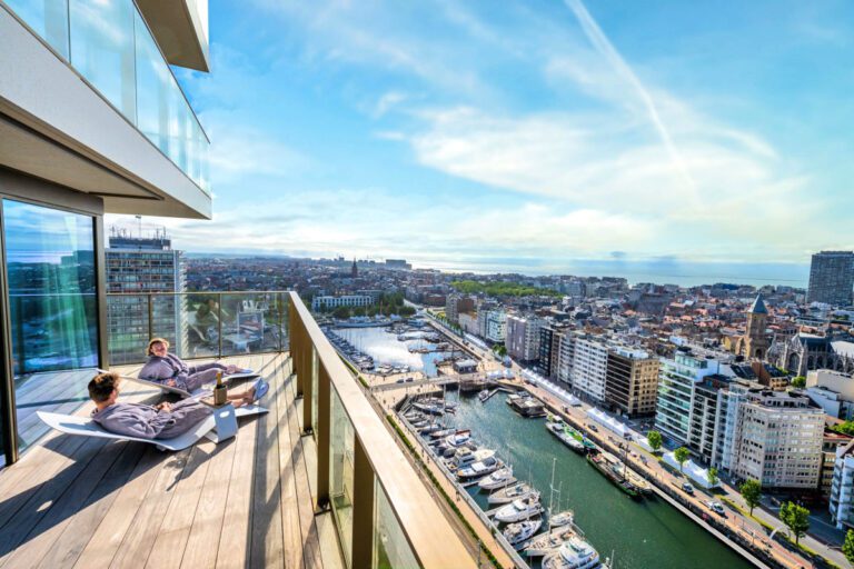 Vue sur Ostende depuis la terrasse à Uminooz à Ostende