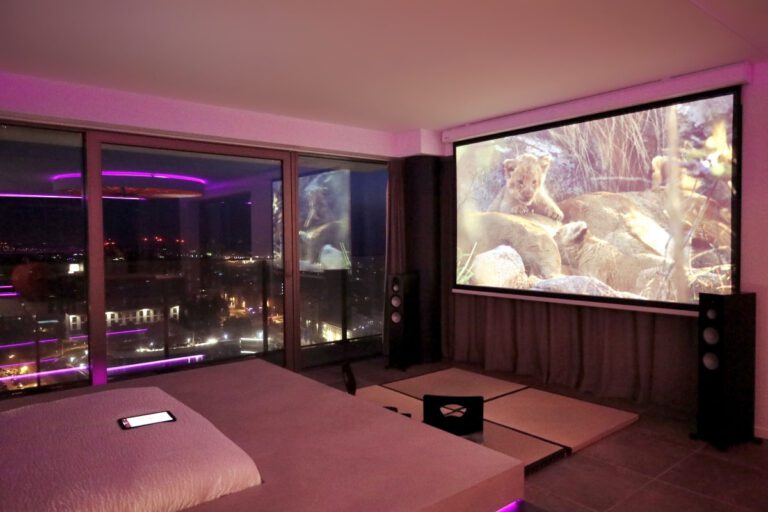 Écran de cinéma de la suite à Uminooz à Ostende
