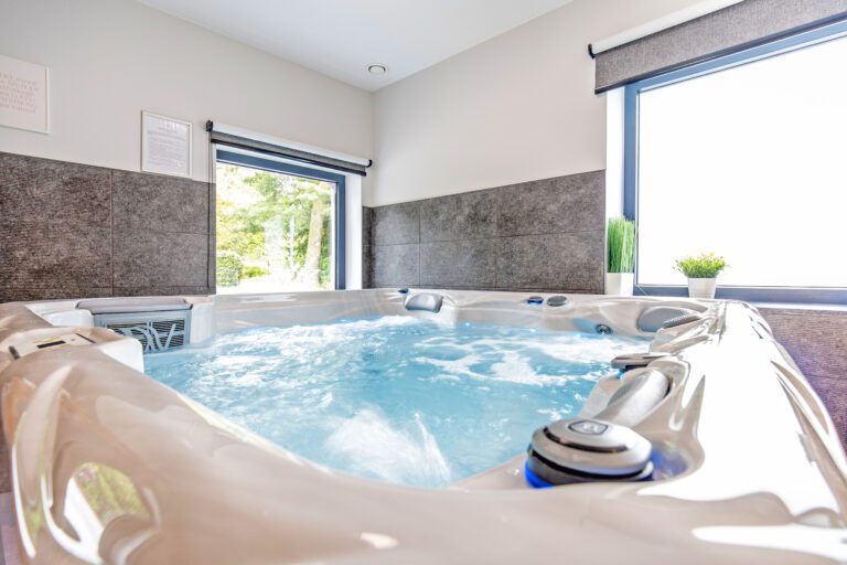 Jacuzzi de l'espace Malala à l'Annexe Douceur près de Charleroi