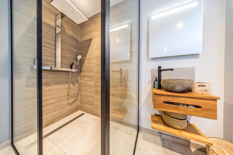 Salle de bain à l'Annexe Douceur près de Charleroi