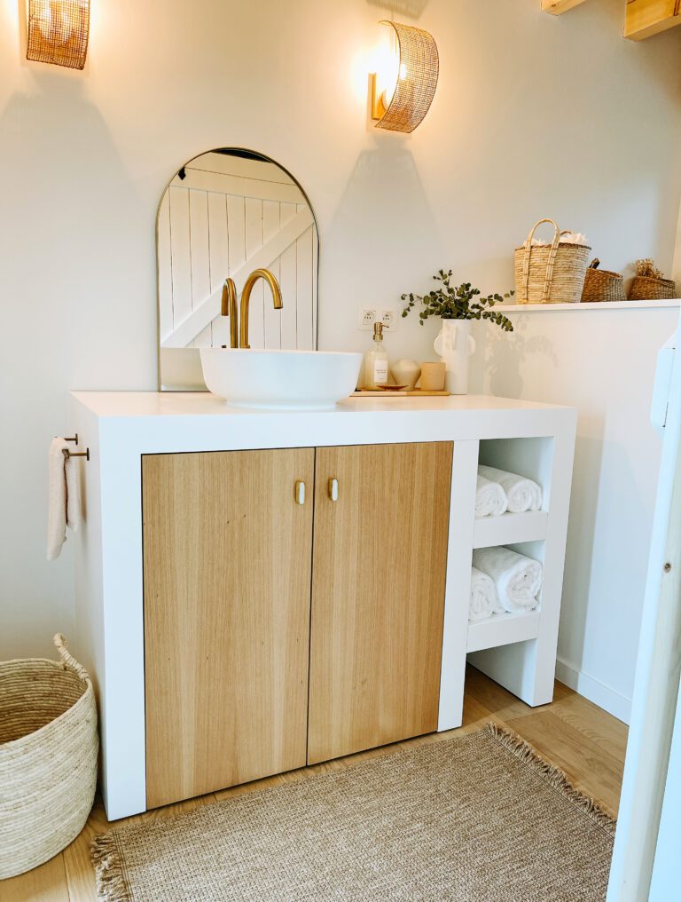 Intérieur de la cabane LeLa à Theux