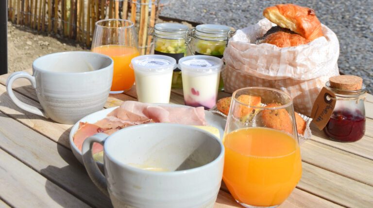 Petit déjeuner à Durbuy Insolite